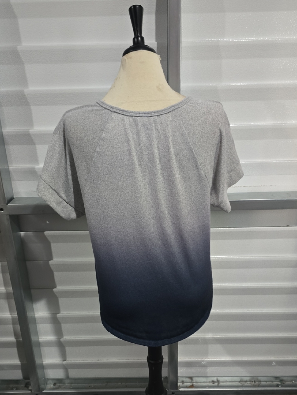 Lucky Brand Gray‎ to Navy Ombre Short Sleeve Tee Size Medium - Picture 5 of 11